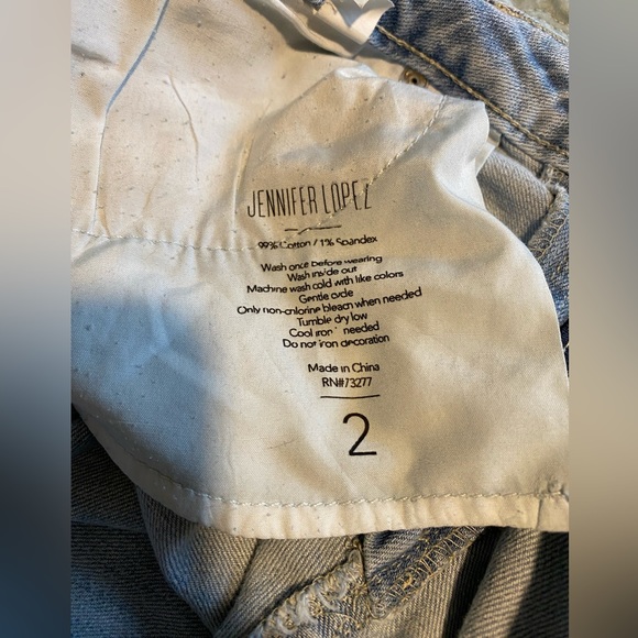 Jennifer Lopez boyfriend light washed jeans straight - size 2 - Picture 4 of 4